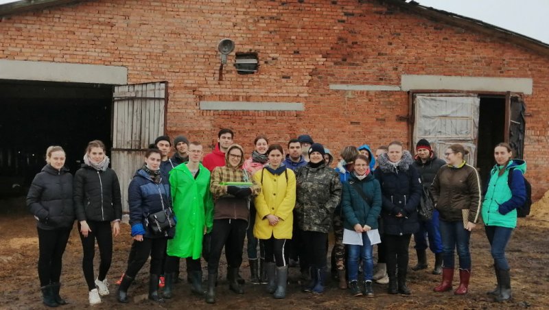 Выездное занятие со студентами 3 курсов на животноводческий комплекс в п. Чернореченский Ивановской области